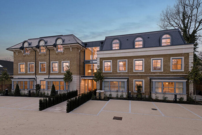 3 Bedroom Flat For Sale In Shalford Lodge, Kingston Hill, Kingston Upon Thames, KT2