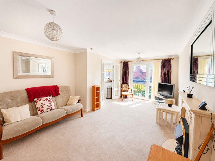 1 Bedroom Flat For Sale In Massetts Road, Mitchell Court, RH6
