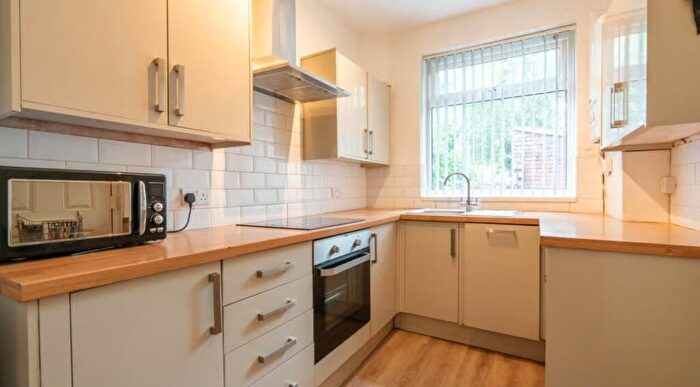 4 Bedroom House To Rent In Clough Road, Sheffield, S1
