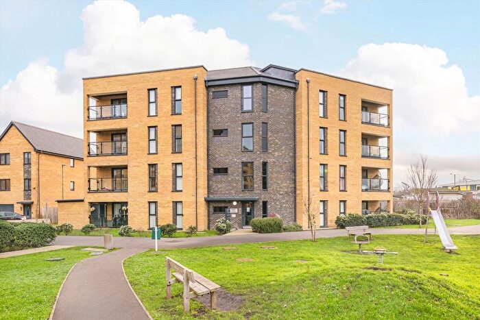 2 Bedroom Flat For Sale In Tala Close, Surbiton, KT6