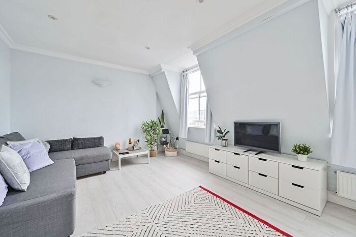 1 Bedroom Flat For Sale In Sutherland Avenue, Maida Vale, London, W9