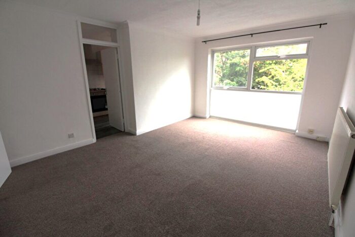 1 Bedroom Flat To Rent In Grange Gardens, Southgate, N14