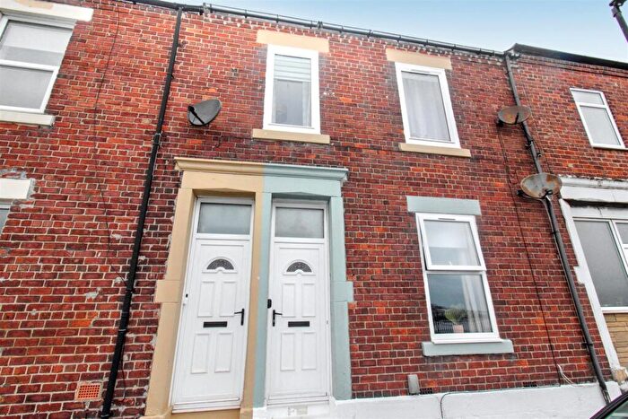 2 Bedroom Apartment To Rent In Yeoman Street, North Shields, NE29
