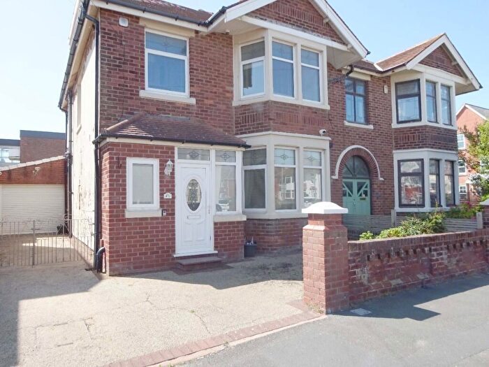 4 Bedroom Semi-Detached House For Sale In Holmfield Road, FY2