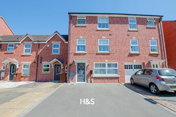4 Bedroom Town House For Sale In Snitterfield Drive, Shirley, Solihull, B90