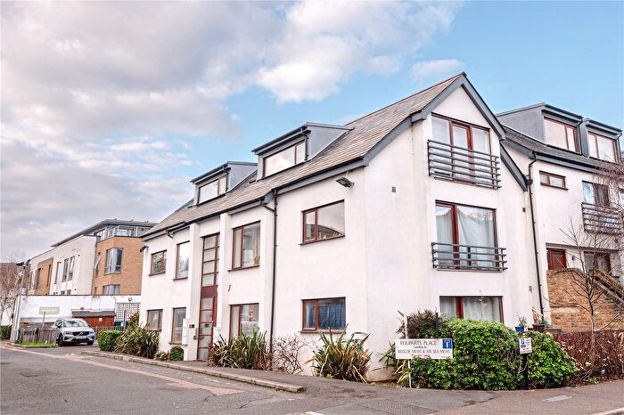 1 Bedroom Flat For Sale In Third Cross Road, Twickenham, TW2
