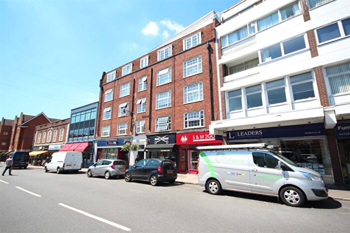 2 Bedroom Flat To Rent In High Street, Guildford, GU1