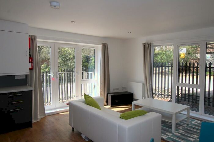 2 Bedroom Apartment To Rent In Elm Walk Place, Cranmer Street, Nottingham, NG3