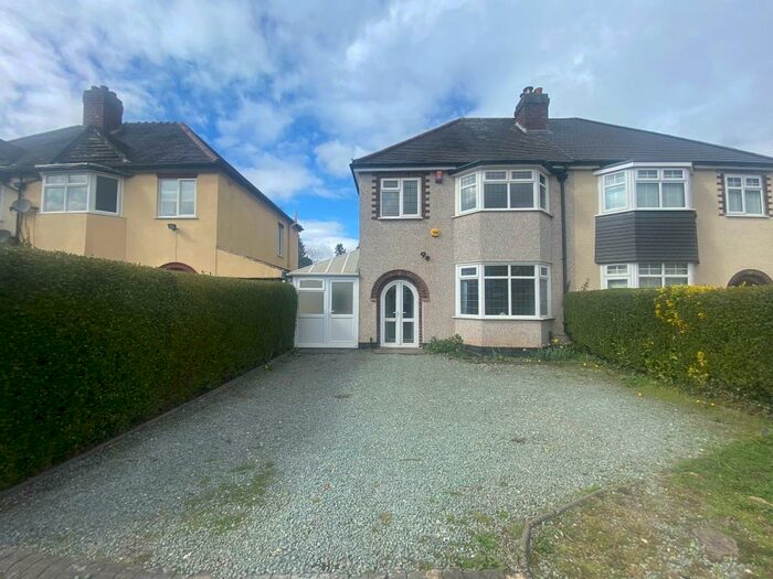 3 Bedroom Semi-Detached House To Rent In Cremorne Road, Mere Green., B75