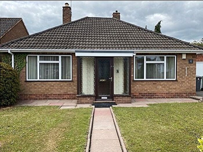 2 Bedroom Detached Bungalow To Rent In Coalway Gardens, Merry Hill, Wolverhampton, WV3
