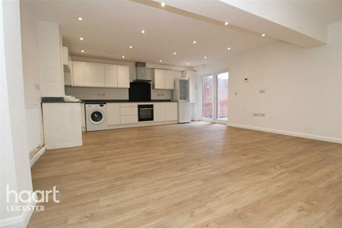 3 Bedroom Apartment To Rent In Norfolk Street, Leicester, LE3