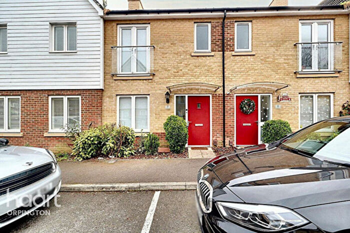 5 Bedroom Terraced House For Sale In Cygnet Close, Orpington, BR5