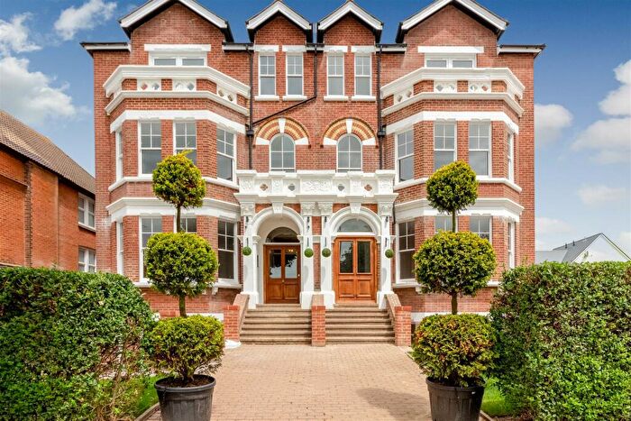 2 Bedroom Apartment To Rent In Shorncliffe Road, Folkestone, CT20