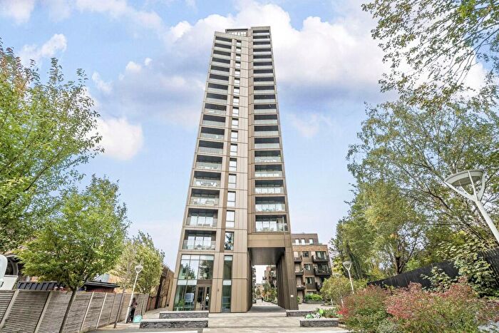 1 Bedroom Flat For Sale In Moulding Lane, New Cross, London, SE14