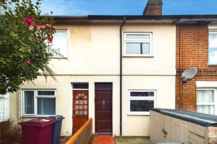 2 Bedroom Terraced House To Rent In Cumberland Road, Reading, Berkshire, RG1