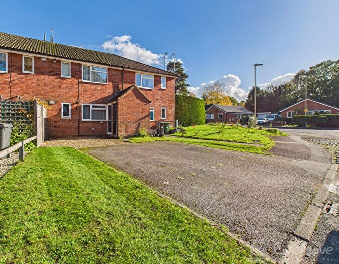 1 Bedroom Ground Maisonette For Sale In Wellington Avenue, Whitehill, Bordon, Hampshire, GU35