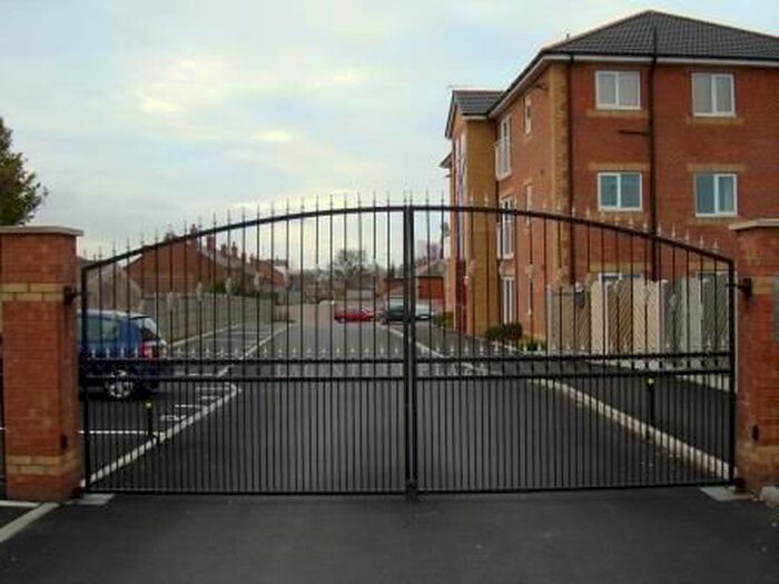 2 Bedroom Flat To Rent In Lagentium Plaza, Glasshoughton, Castleford WF10