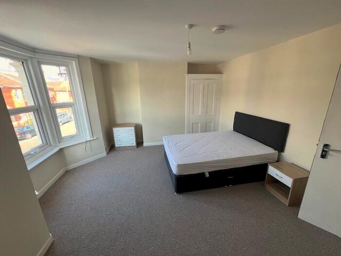 Studio To Rent In Oxford Avenue, SO14