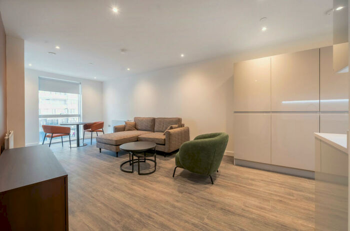 1 Bedroom Apartment To Rent In Thurlow Street, London, SE17