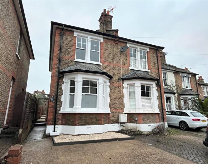 2 Bedroom Semi-Detached House To Rent In The Bittoms, Kingston Upon Thames, KT1
