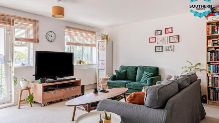 2 Bedroom Flat For Sale In Flat Pavement Square, CR0