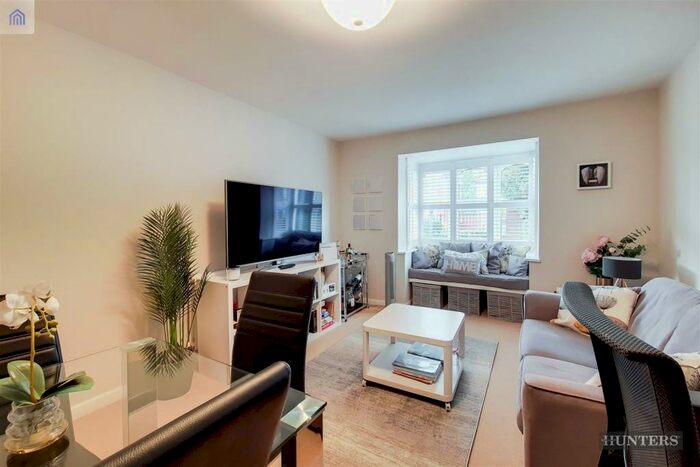 2 Bedroom Flat To Rent In St. Saviours Court -, Harrow View, Harrow, HA1