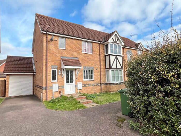 3 Bedroom Semi-Detached House For Sale In Daimler Avenue, Yaxley, Peterborough, PE7