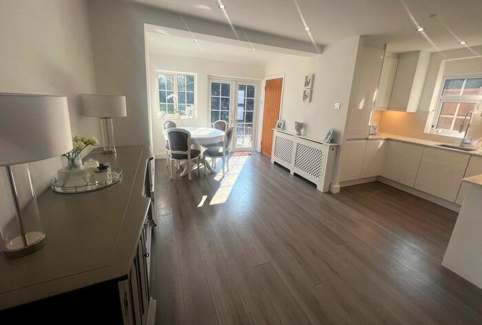 2 Bedroom End Of Terrace House To Rent In Hart Road, West Byfleet, KT14