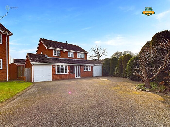 4 Bedroom Detached House For Sale In Kinver Croft, Walmley, Sutton Coldfield, B76