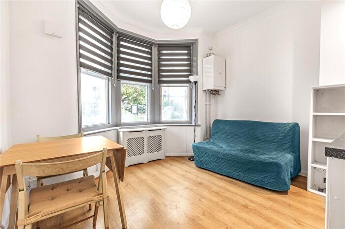 1 Bedroom Apartment To Rent In Millfields Road, Clapton, Hackney, London, E5