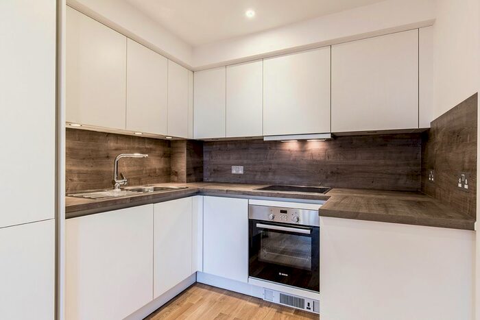 1 Bedroom Flat To Rent In Grove Road, London, N11
