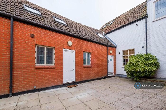 2 Bedroom Flat To Rent In Russell Hill Place, Purley, CR8