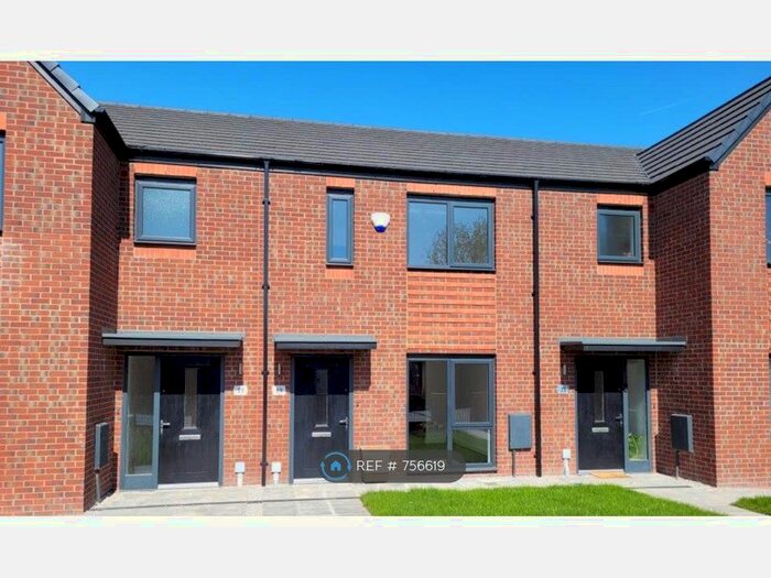 2 Bedroom Terraced House To Rent In Bradford Road, Manchester, M40