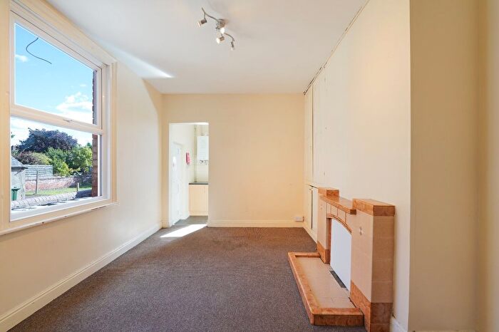 5 Bedroom Semi-detached House For Sale In Mabel Grove, West Bridgford, Nottingham, Nottinghamshire, NG2