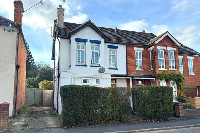 4 Bedroom Semi-detached House For Sale In Elm Grove Road, Farnborough, Hampshire, GU14