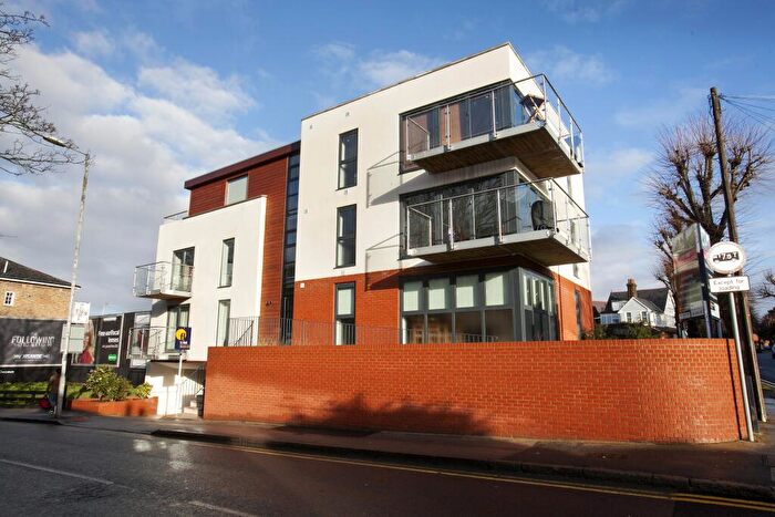 2 Bedroom Flat To Rent In Surbiton Hill Road, Surbiton, KT6