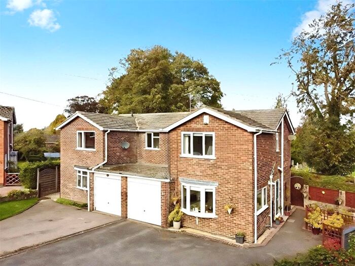 3 Bedroom Semi-detached House For Sale In Dean Close, Hinckley, Leicestershire, LE10