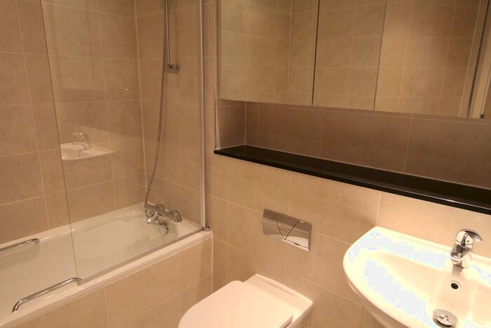 2 Bedroom Flat To Rent In Waterside Way, Sneinton, Nottingham, NG2