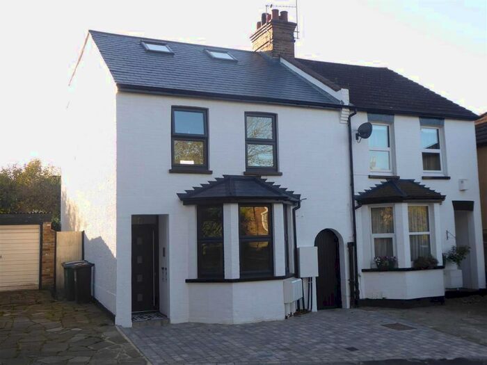 2 Bedroom Maisonette To Rent In Pinner Road, Oxhey Village, Watford WD19