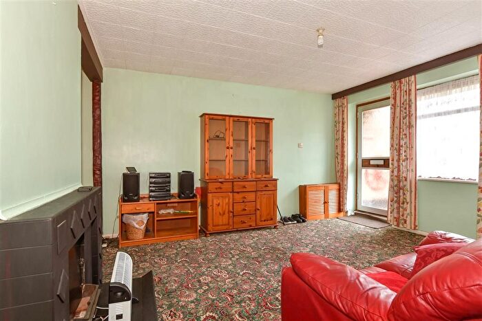 2 Bedroom Semi-Detached Bungalow For Sale In Neal Road, West Kingsdown, Sevenoaks, Kent, TN15