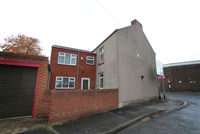 4 Bedroom Private Hall To Rent In Sherburn Road, Gilesgate, DH1