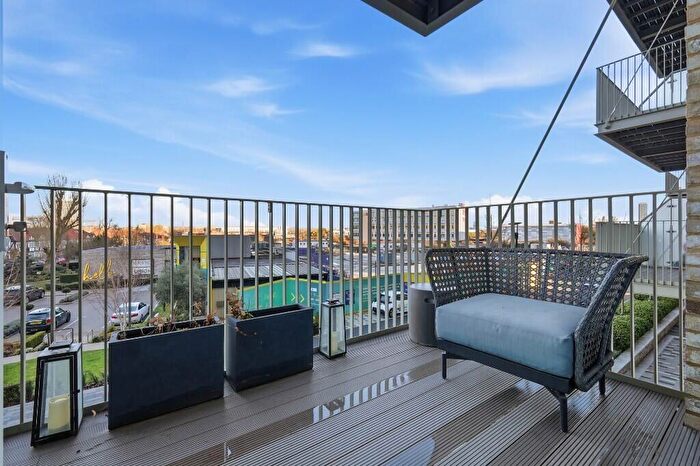 3 Bedroom Apartment To Rent In Brent, Greater London, HA0