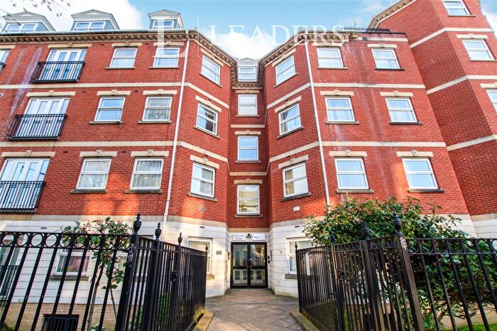 2 Bedroom Flat To Rent In Davigdor Road, Hove, East Sussex, BN3