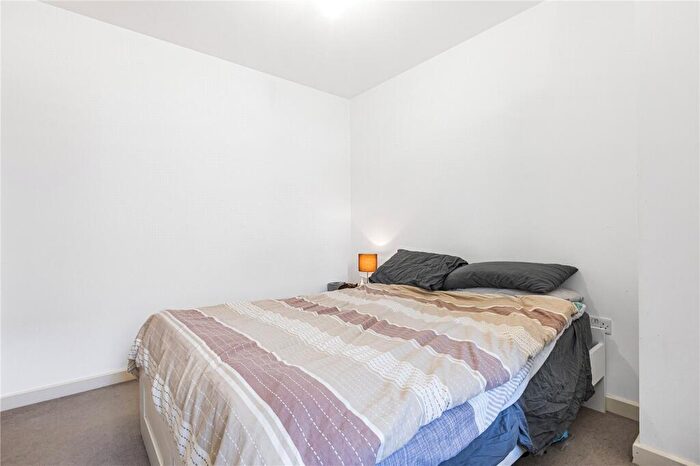 2 Bedroom Apartment To Rent In Salton Square, London, E14