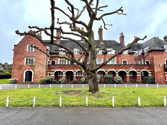 3 Bedroom Flat To Rent In Meadway Court, Meadway, NW11