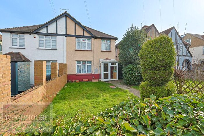 3 Bedroom Semi Detached House For Sale In Great Cambridge Road, Cheshunt, Waltham Cross, EN8