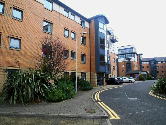 2 Bedroom Flat To Rent In Rennies Isle, Leith, Edinburgh, EH6