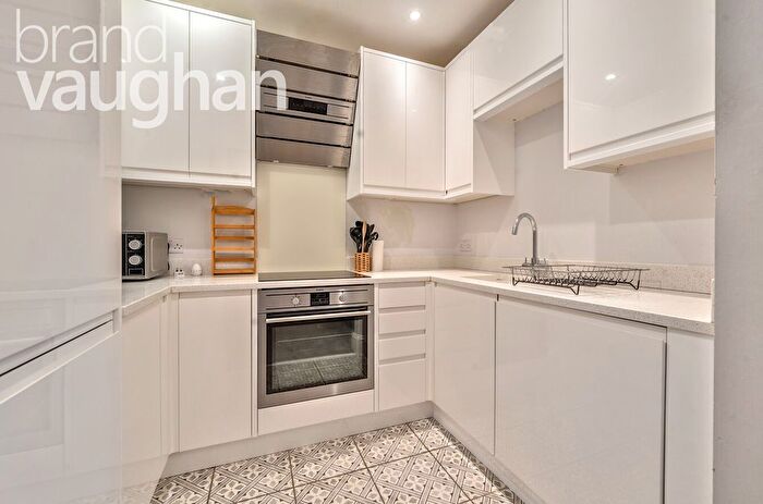 2 Bedroom Flat To Rent In Chesham Place, Brighton, East Sussex, BN2