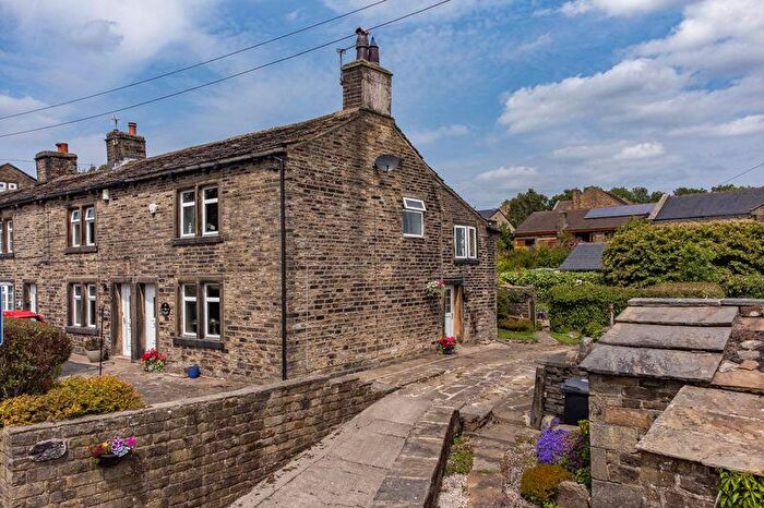 2 Bedroom End Of Terrace House For Sale In Stainland Road, Barkisland, HX4