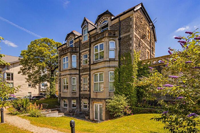 2 Bedroom Flat For Sale In Briartree Manor, Roath, CF24